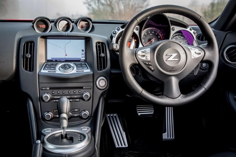Торпедо Nissan 370Z (Z34) 2012 года  (ZA) (фото 14 из 28)